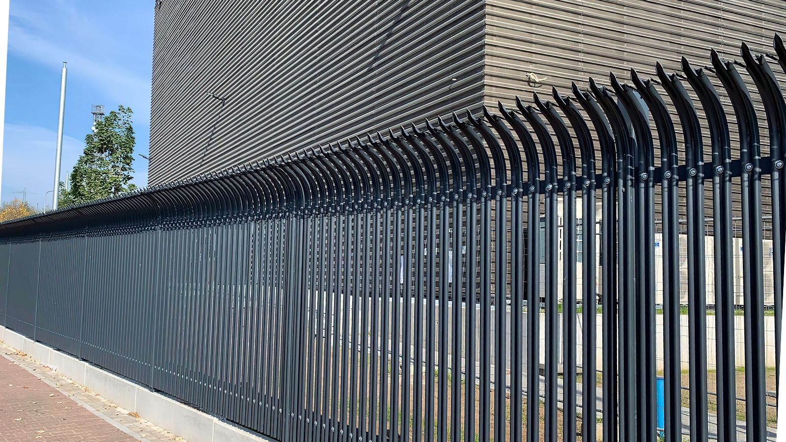 รั้วกันปีน (Anti Climb Fence)
